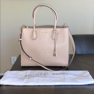 Michael Kors LG Mercer Tote in Oyster